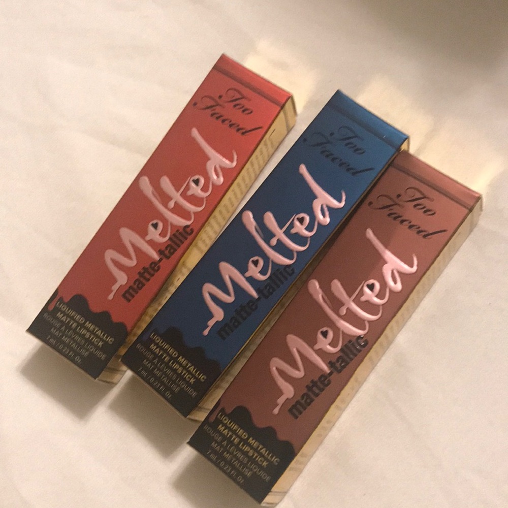 Never used: Too faced lip bundle